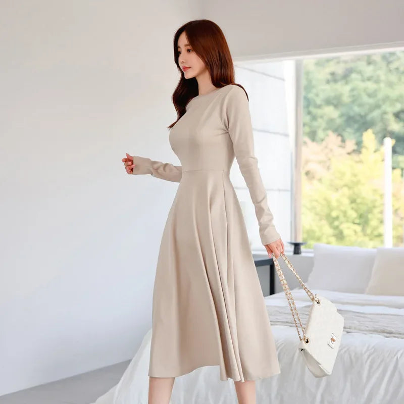 Elegant Fashionable Dress 2024 Autumn New Style Korean Version Long Sleeve Slimming Women's Clothing Wide Skirt One Piece Relief